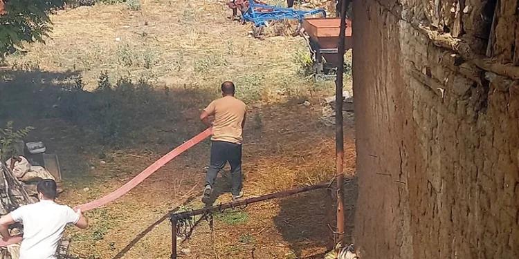 Altıntaş’ta samanlık yangını