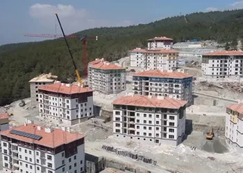 Deprem konutlarında kaba inşaatın yüzde 70’i tamamlandı