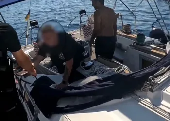 Kırmızı bültenle aranan şüpheli Antalya’da yakalandı