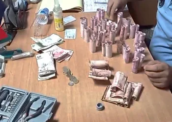 Dilencinin bastonundan 7 bin lira çıktı