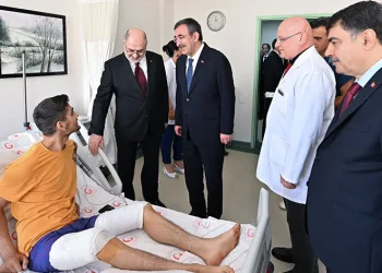 Cumhurbaşkanı Yardımcısı Yılmaz, gazileri ziyaret etti