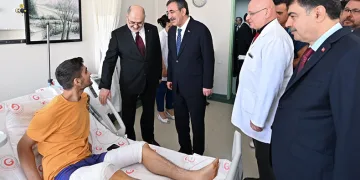 Cumhurbaşkanı Yardımcısı Yılmaz, gazileri ziyaret etti