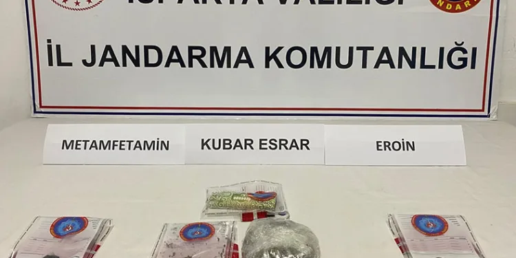 Isparta’da araçta uyuşturucu ele geçirildi