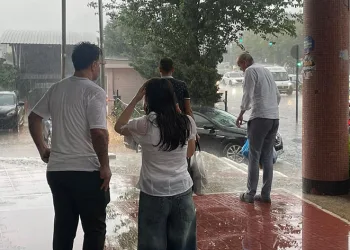 Bursa’da sağanak yağış hayatı durma noktasına getirdi