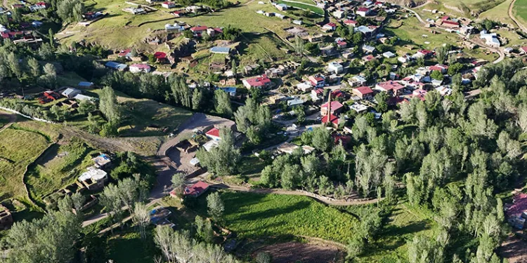 Aksaray’da mısır tarlasında küçük çaplı obruk oluştu
