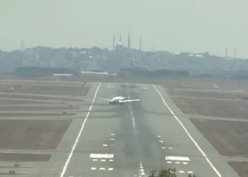 Aşırı sıcakta İstanbul Havalimanı pistlerinde dalgalanmalar oluştu