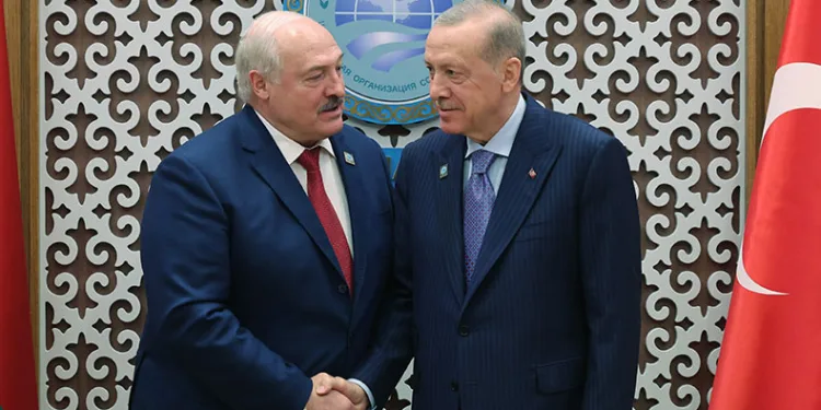 Cumhurbaşkanı Erdoğan, mevkidaşlarıyla görüştü