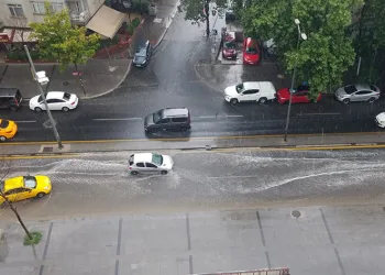 Ankara’da gök gürültülü sağanak yağış başladı
