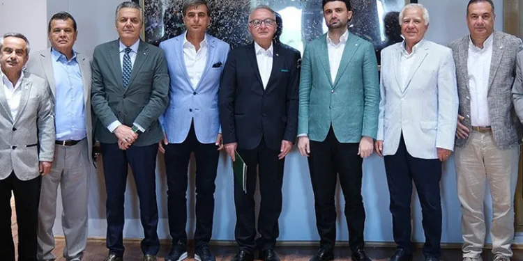 Gökhan Tuzlacıoğlu, kulübü ziyaret etti