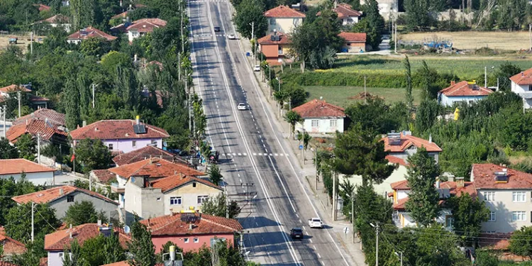 Ölüm yoluna önlem istiyorlar