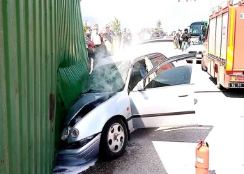 Bursa’da TIR otomobilin üzerine devrildi, aile ölümden döndü