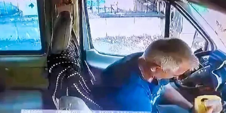Küçücük camdan girip, 5 şoförün ekmek parasını çaldı