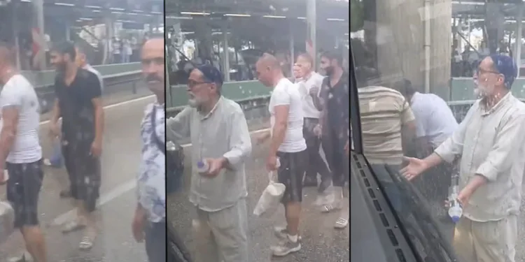Bursa’da sağanak yağışta yolda kalanlar otobüsün önünü kesti