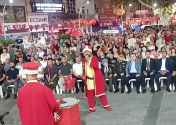 Edremit’te Demokrasi Nöbetine büyük ilgi