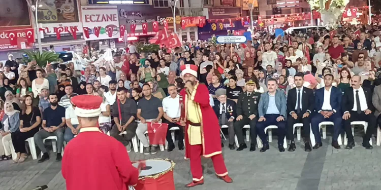 Edremit’te Demokrasi Nöbetine büyük ilgi