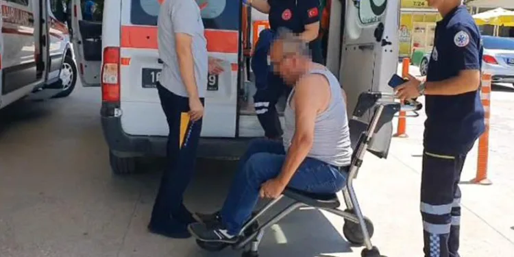 Trafikte 4 araç çarpıştı: 2 yaralı