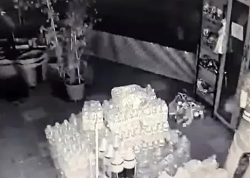 Marketten poşet poşet hırsızlık