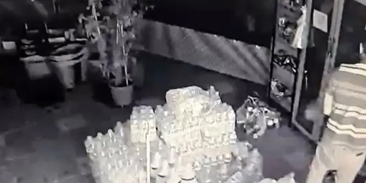 Marketten poşet poşet hırsızlık