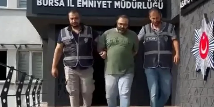 25 yıl hapis cezasıyla aranan şahıs kıskıvrak yakalandı