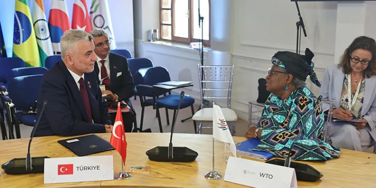 Bakan Bolat, Dünya Ticaret Örgütü Genel Direktörü Okonjo-Iweala ile görüştü