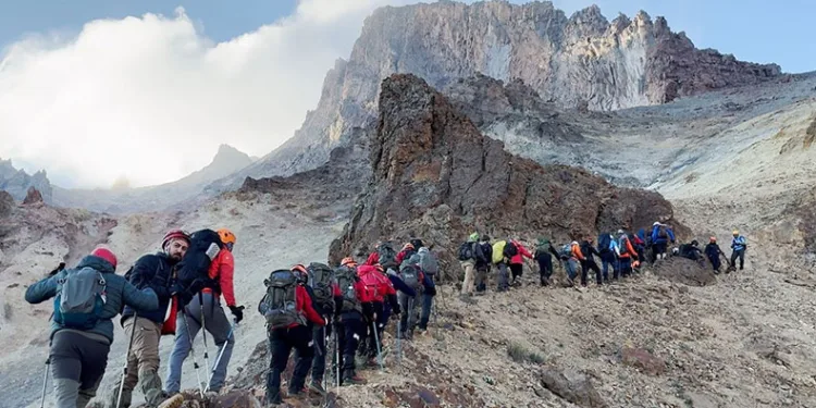 “Erciyes’imizin muhteşem zirvesi dağcılarımızı cezbediyor”