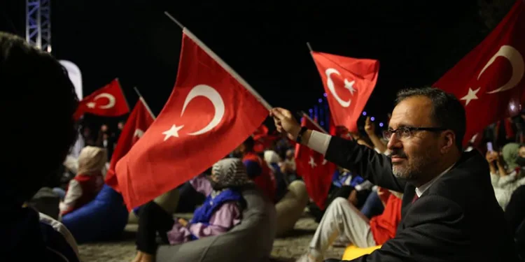 “Bu millet bir oldukça, bileğini hiçbir güç bükemez”