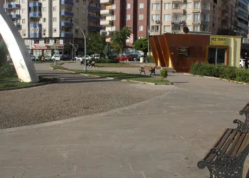 Siirt’te sıcak havada cadde ve sokaklar boş kaldı