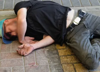 Aldığı maddenin etkisi sıcakla birleşince kriz geçirip yere yığıldı