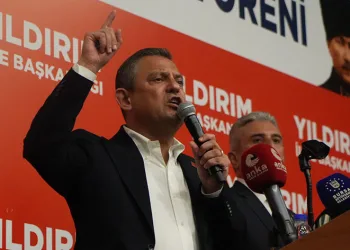 “Anketlerde 4.5 puan öndeyiz”