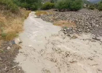 Sağanak dereleri taşırdı