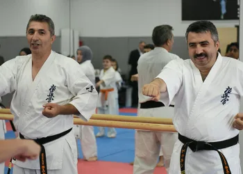 Başkan Yılmaz belediyecilikte karakuşağa yükseldi