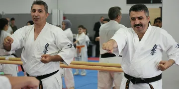 Başkan Yılmaz belediyecilikte karakuşağa yükseldi