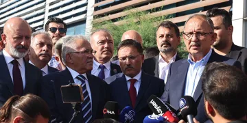 “Aktif siyasi hayatımızı bugün noktalıyoruz”