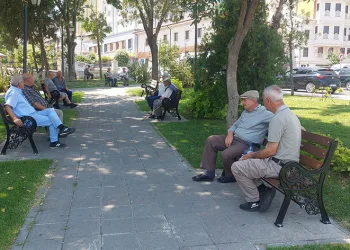 Tekirdağ’da kavurucu sıcaklar: Gölgeye akın ettiler