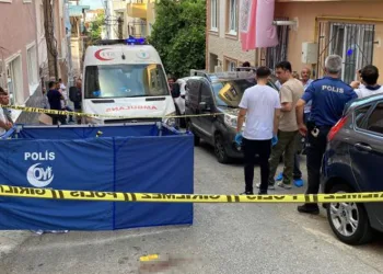Anten tamiri için çıktığı çatıdan düşerek hayatını kaybetti