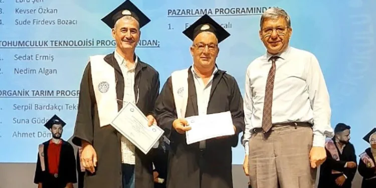 60 yaşındaki zabıta üniversitede birinci oldu