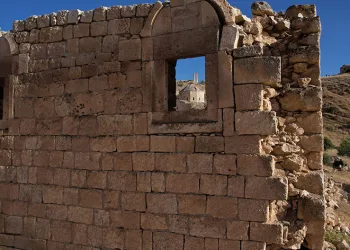 170 yıllık Abrenk Kilisesi kendi haline terk edilmiş durumda