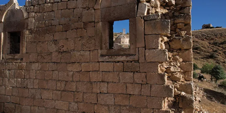 170 yıllık Abrenk Kilisesi kendi haline terk edilmiş durumda