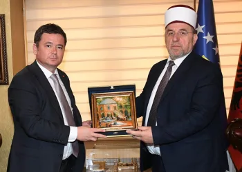 Başkan Aydın’dan Kosova’da ziyaretler