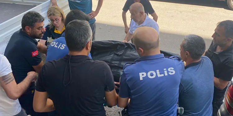 Bir yıllık evli kadın, evinde ölü bulundu