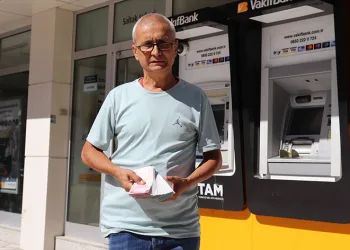 Başka müşterinin yatırdığı parayı emekli askere geri verdi