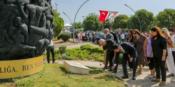 Bayraklı’da ‘Madımak’ unutulmadı