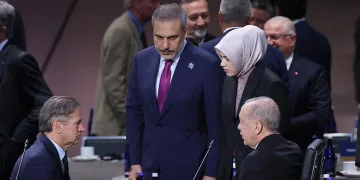 Cumhurbaşkanı Erdoğan, liderlerle sohbet etti