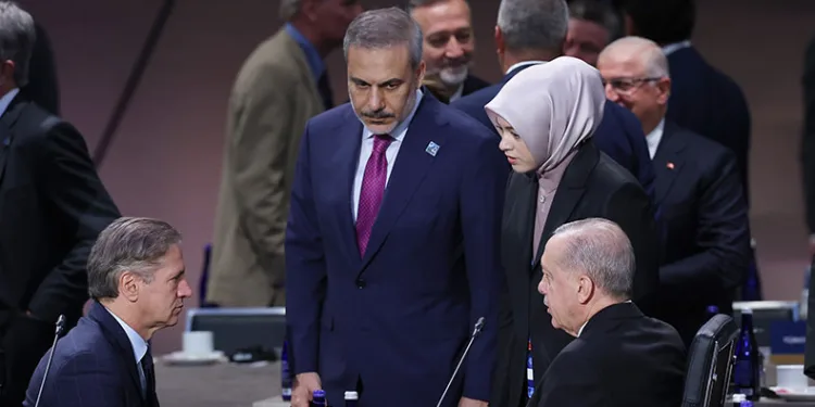 Cumhurbaşkanı Erdoğan, liderlerle sohbet etti