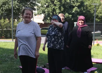 Bağcılar’da yaşlılar kahkaha seansında doyasına eğlendi
