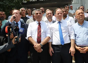 CHP heyetinden grevde olan işçilere destek
