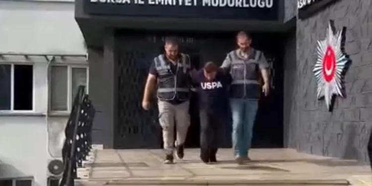 30 yıl hapis cezasıyla aranıyordu, kıskıvrak yakalandı
