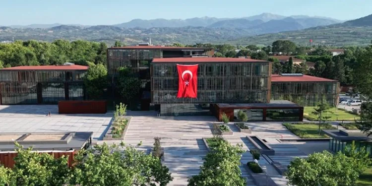 4 Ayrı Alanda 6 Personel Alacak