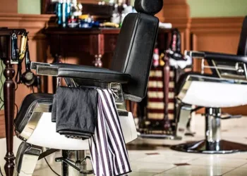 Berberler pazar, güzellik salonları salı günü kapalı olacak