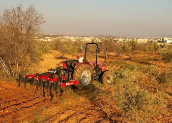 Büyükşehir ile çiftçinin yüzü gülüyor tarıma destek artarak sürüyor